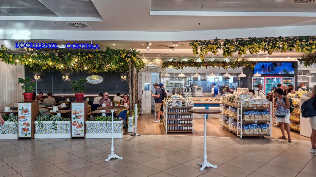 We’ve Worked (and Eaten) Our Way Across Naples Airport – Here’s the Only Real Guide You’ll Need 8 Restaurant at Naples Airport - What to eat at the airport